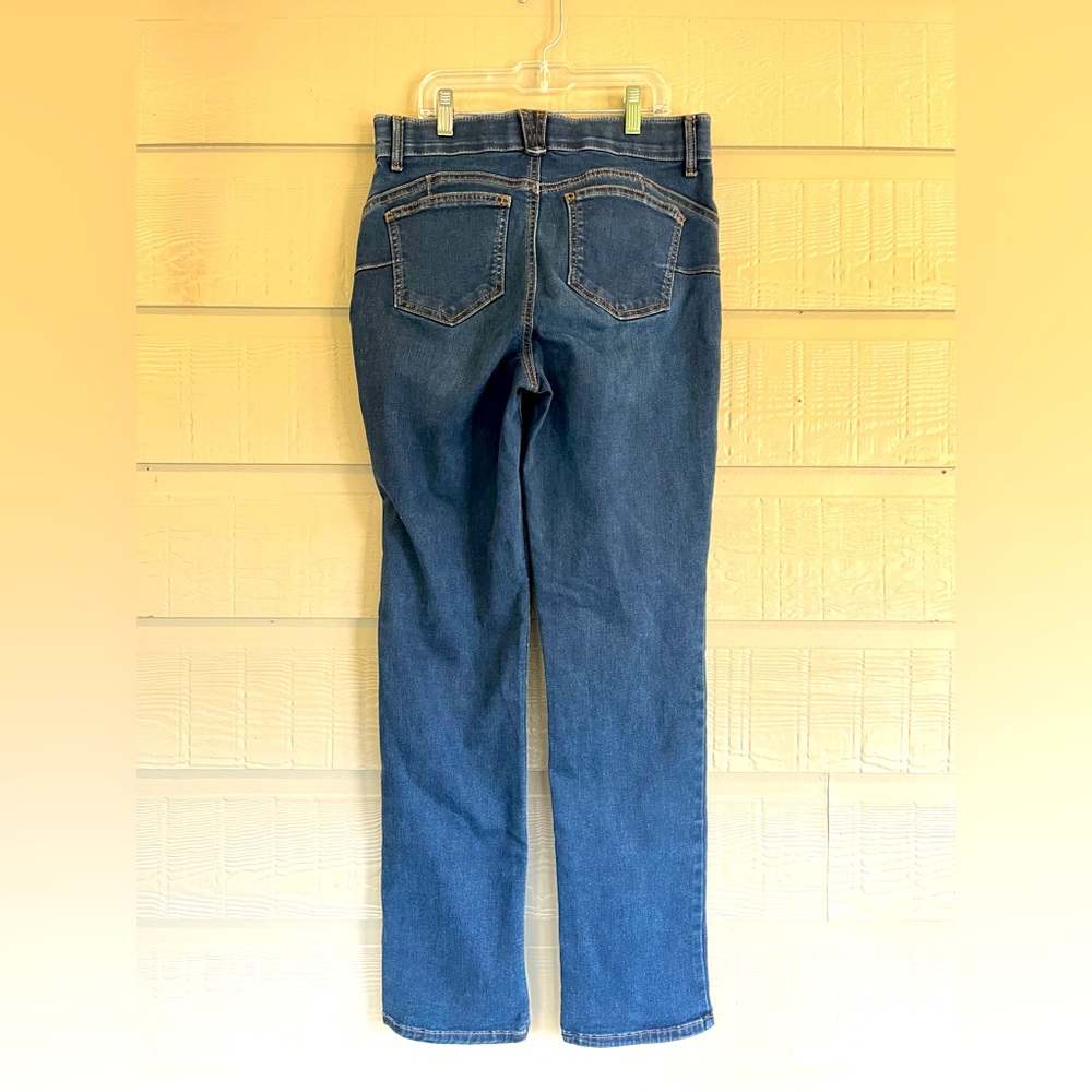 Gloria Vanderbilt Size 6 Elasticized waist